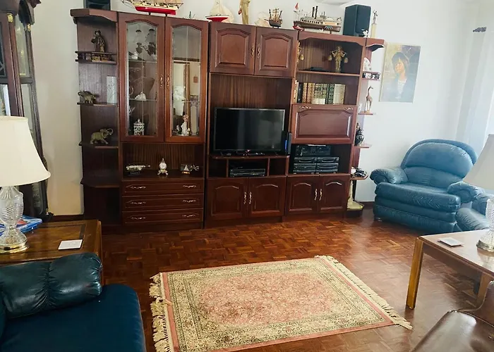 Swordfish House 아파트 페니케